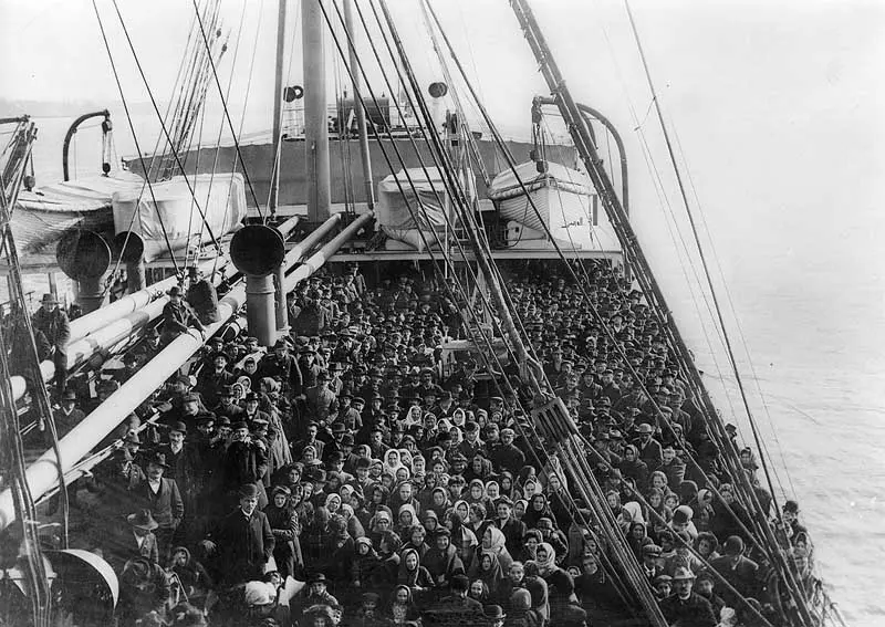 Ellis Island Passengers On Ship3a13598uw Jpg1   Ellis Island Passengers On Ship3a13598uw 1 1 